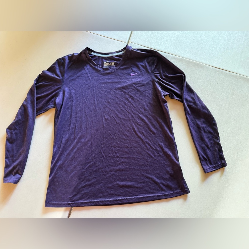 Women’s Nike Dri-FIT Long Sleeve Shirt – XL (Regular Fit)
